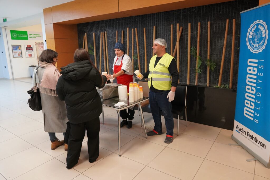 1703846521 460 Menemen Belediyesinden Universite Ogrencilerine Sicak Corba – Egeyon Haber