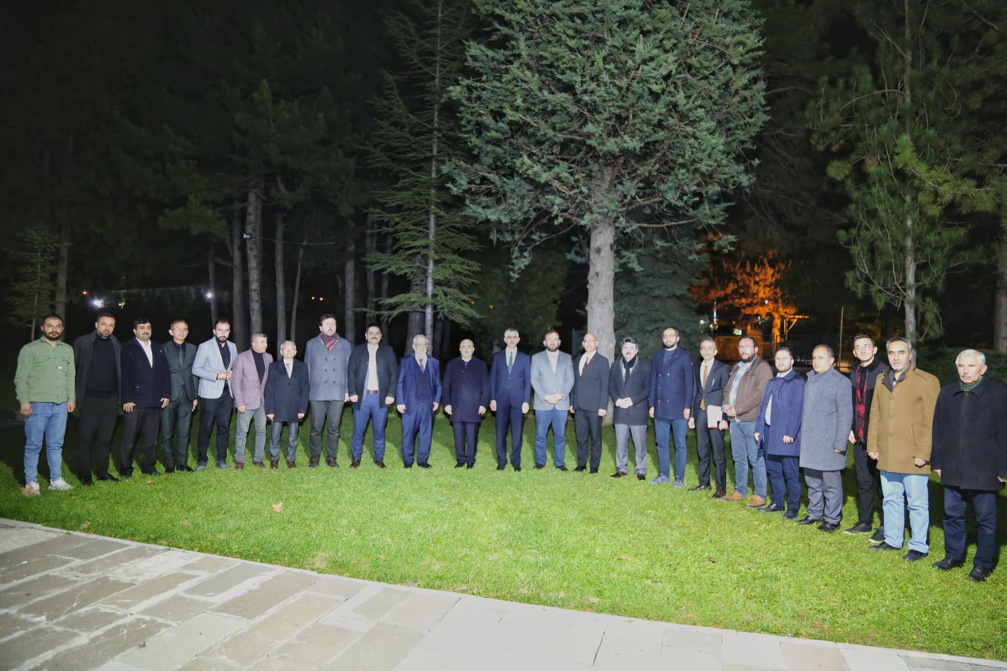 Bir 23 kişi görseli olabilir