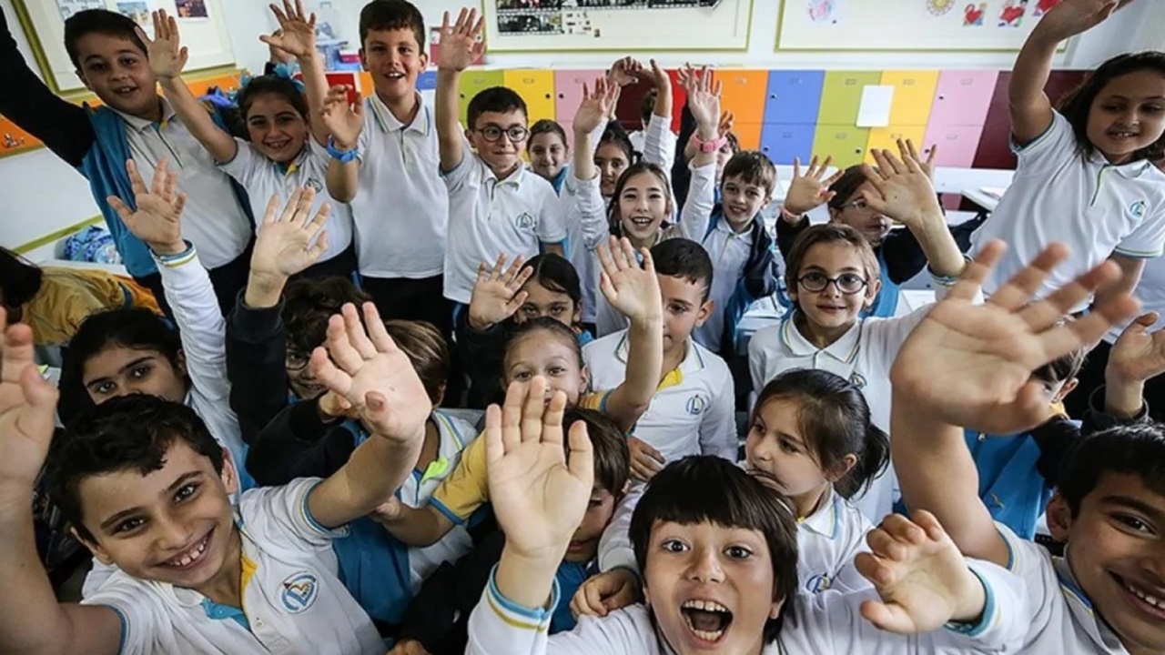 MeB’den 17 Günlük Tatil Müjdesi! Öğrenciler Sevinçten Havalara Uçacak – Kartal Gazetesi MeBden 17 Gunluk Tatil Mujdesi Ogrenciler Sevincten Havalara Ucacak –
