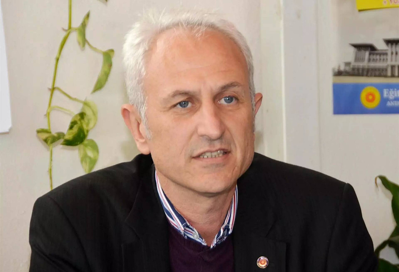 Eğitim Sen Antalya Şube Başkanı Kadir Öztürk