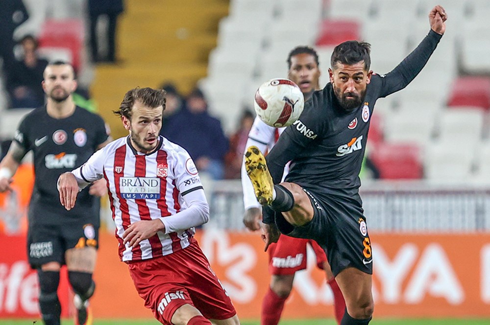 Galatasaray'ın Penaltı Beklediği Pozisyon için Zorbay Küçük Ne Dedi? - Son Dakika Spor Gelişmeleri Galatasaray'ın penaltı beklediği pozisyon için Zorbay Küçük ne dedi? - 2. Foto