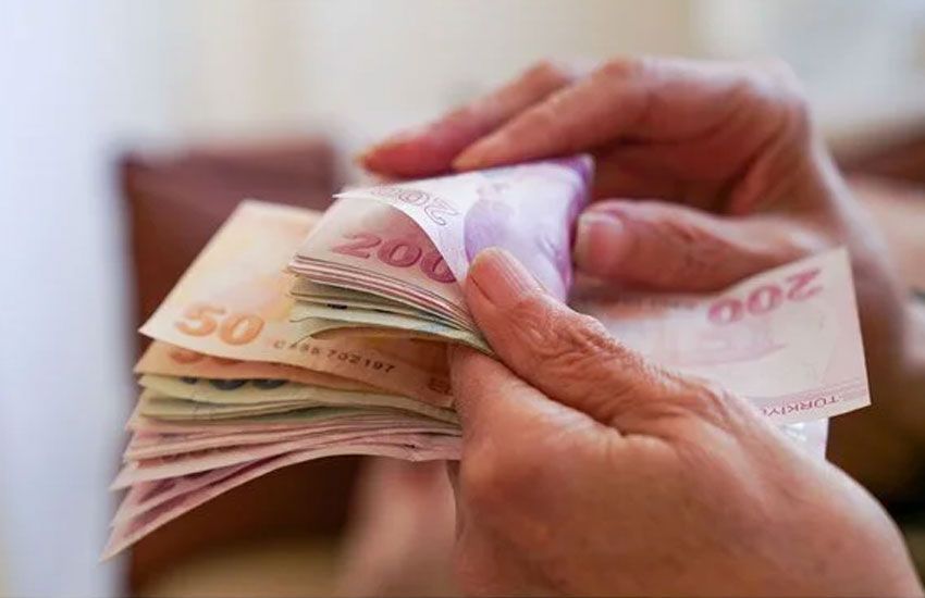 Öğrencilere karne ödülü: Takdir ve teşekkür alana 10 bin 200 TL