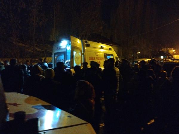 Evde Iple Asılı Halde Ölü Bulunan İki Kız Öğrenci Muş'ta İki Öğrenci İpte Asılı Halde Ölü Bulundu
