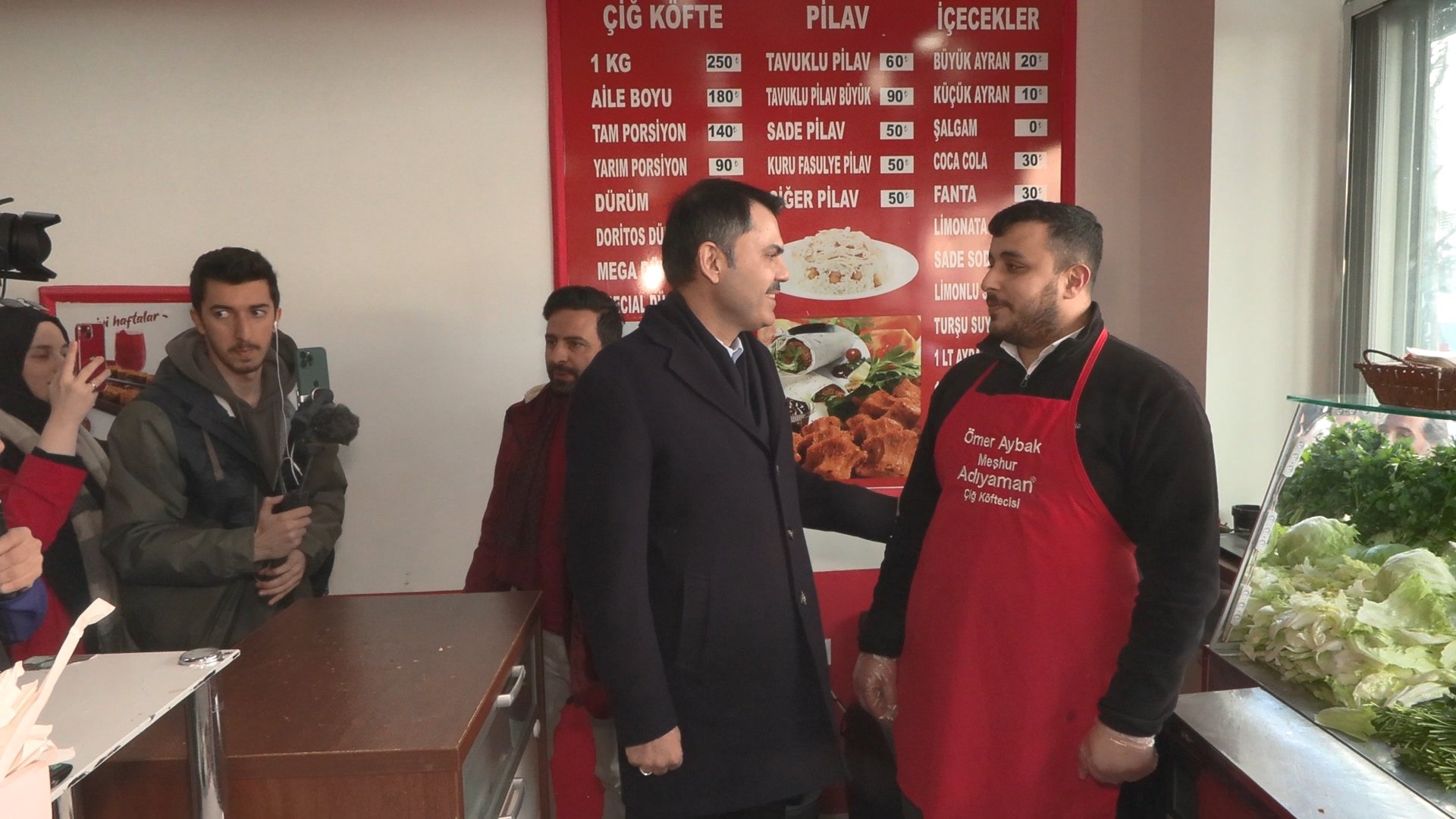 Murat Kurum, Bıçaklanan Genç Kıza Güvenlik Vaadi Verdi, İçişleri Bakanlığı'nın Partisindeki Unutkanlık. kagithanede-saldiriya-ugrayan-genc-kiz-murat-kurumdan-yardim-istedi-8407-dhaphoto5.jpg