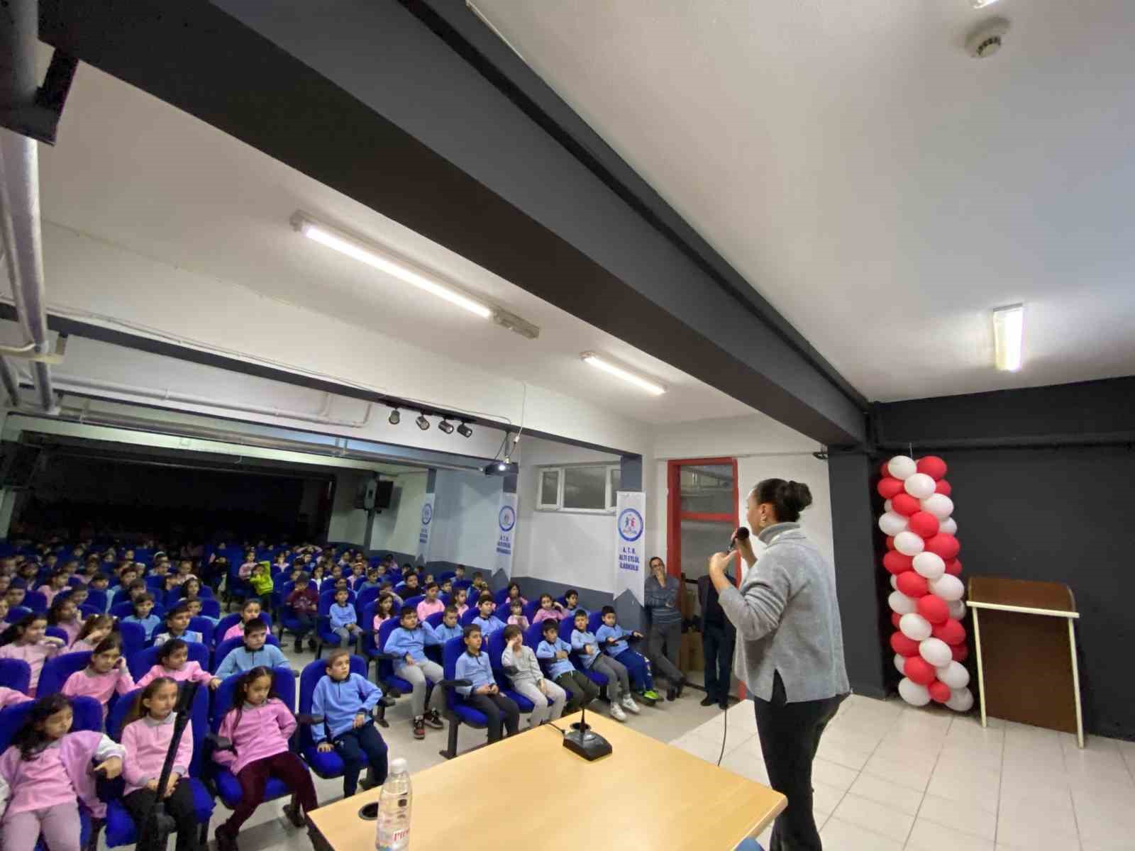 Akhisarlı 800 öğrenci su tasarrufu gönüllüsü oldu
