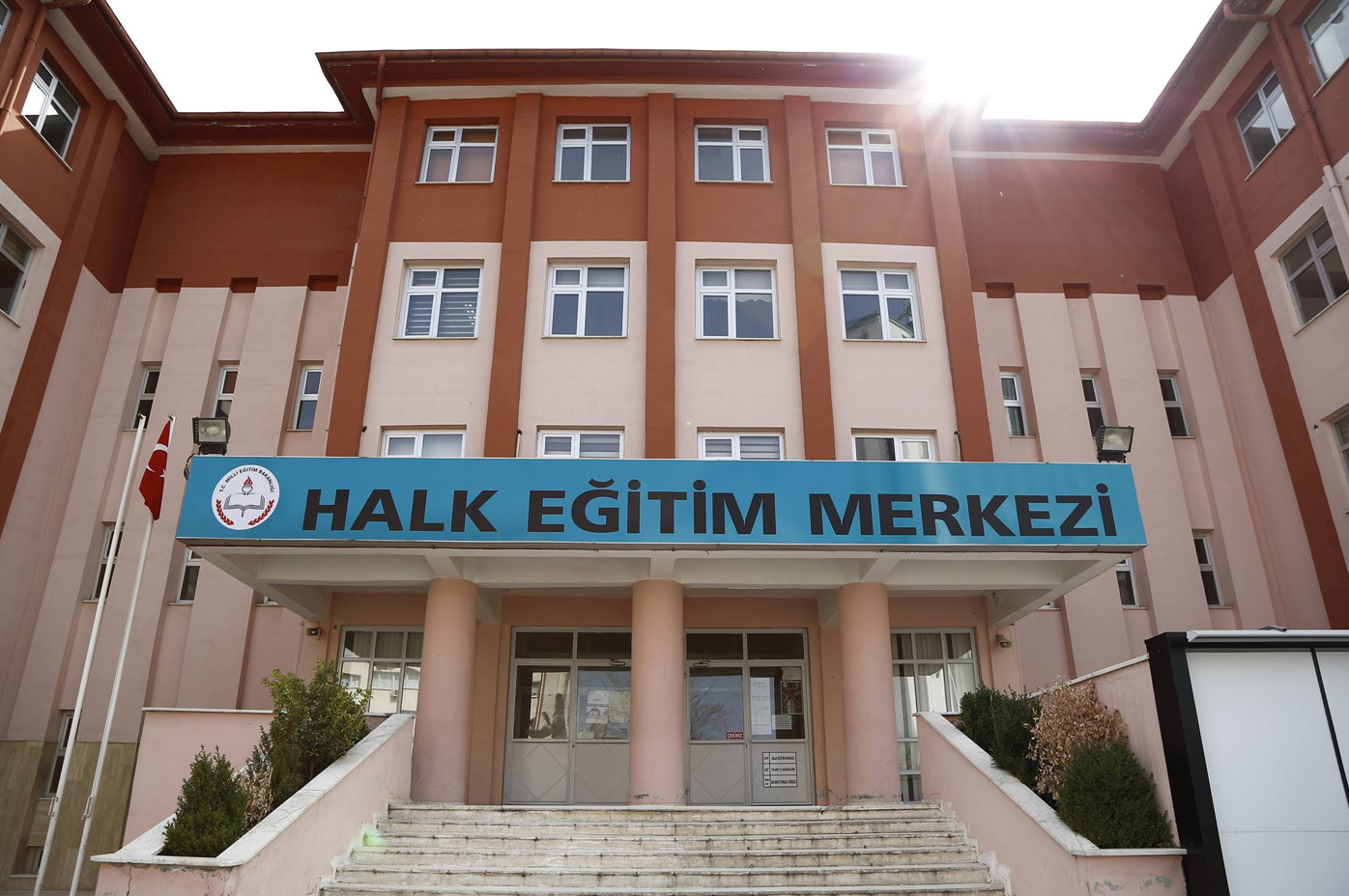 Halk Eğitimi Merkezleri Çalışma Saatleri ve Kurs Bilgileri Halk Eğitimi