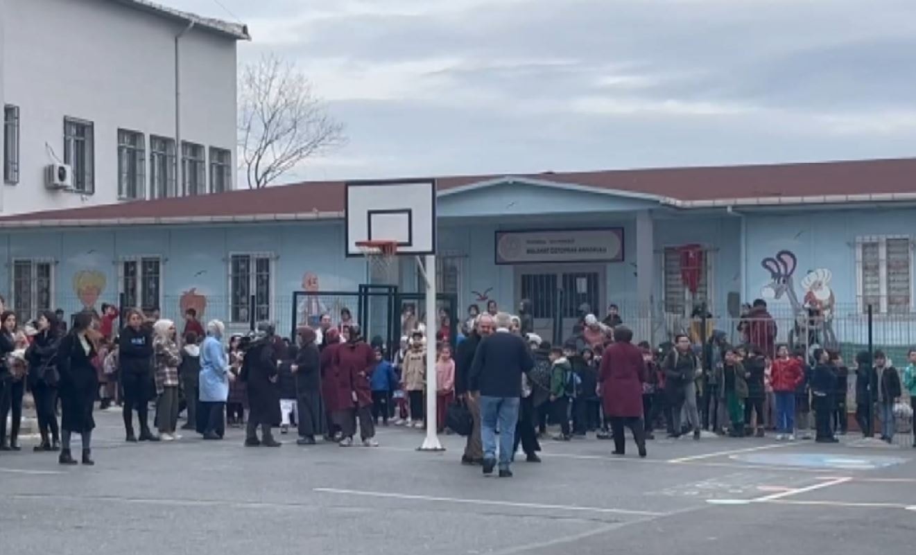 Istanbulda Egitim Kurumunda Meydana Gelen Yangin Olayi