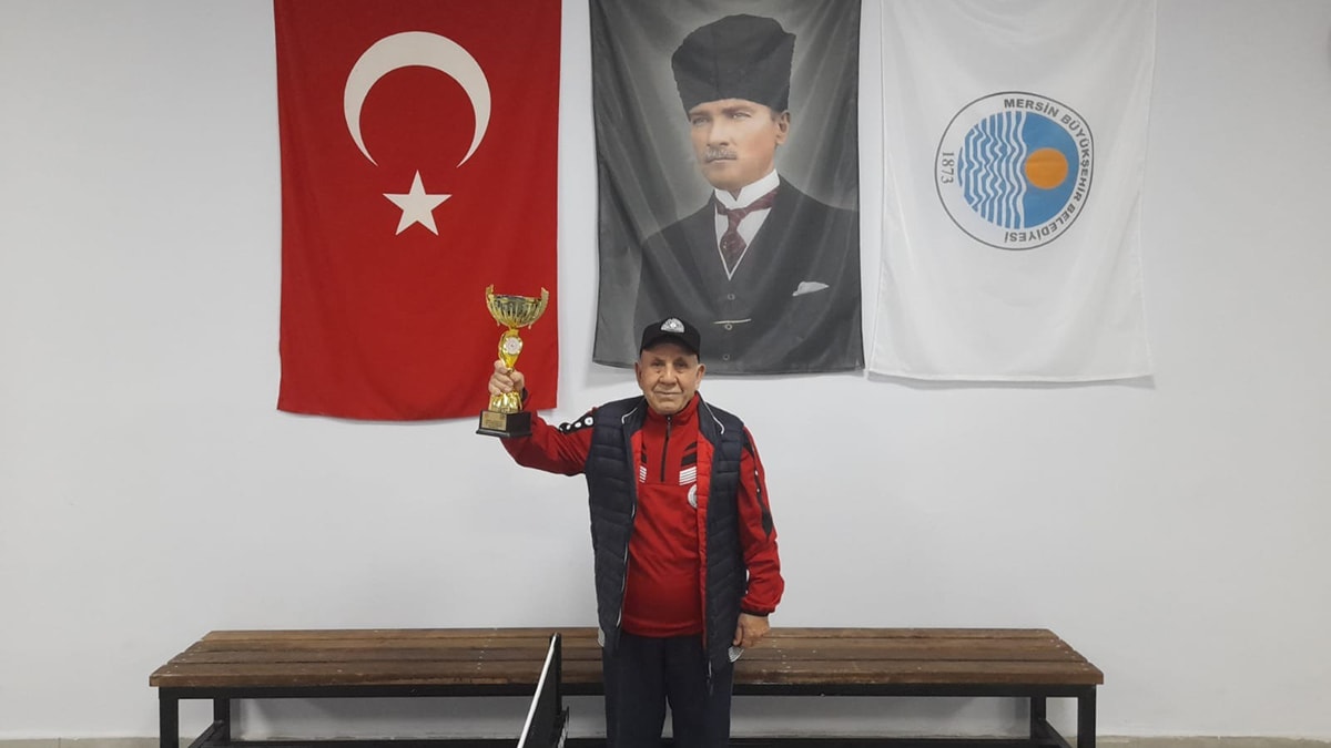 Ahmet Özer Masa Tenisi