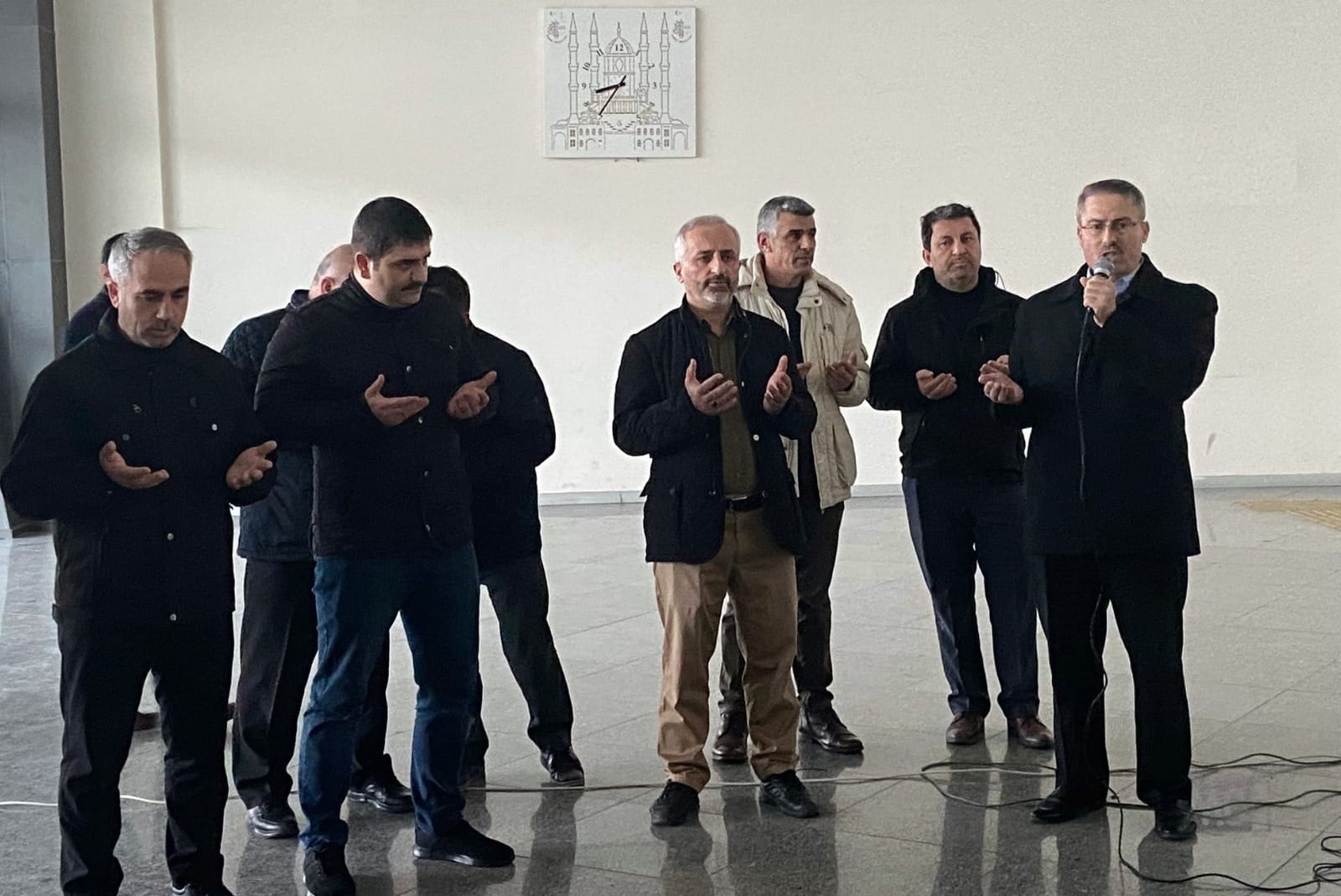 Bir 7 kişi görseli olabilir