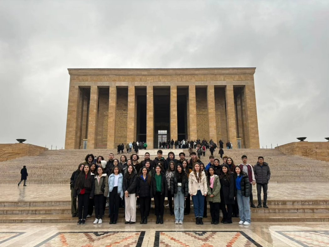 Yeniden Dogus Beylikovali Ogrencilerin Cumhuriyete Yuruyusu