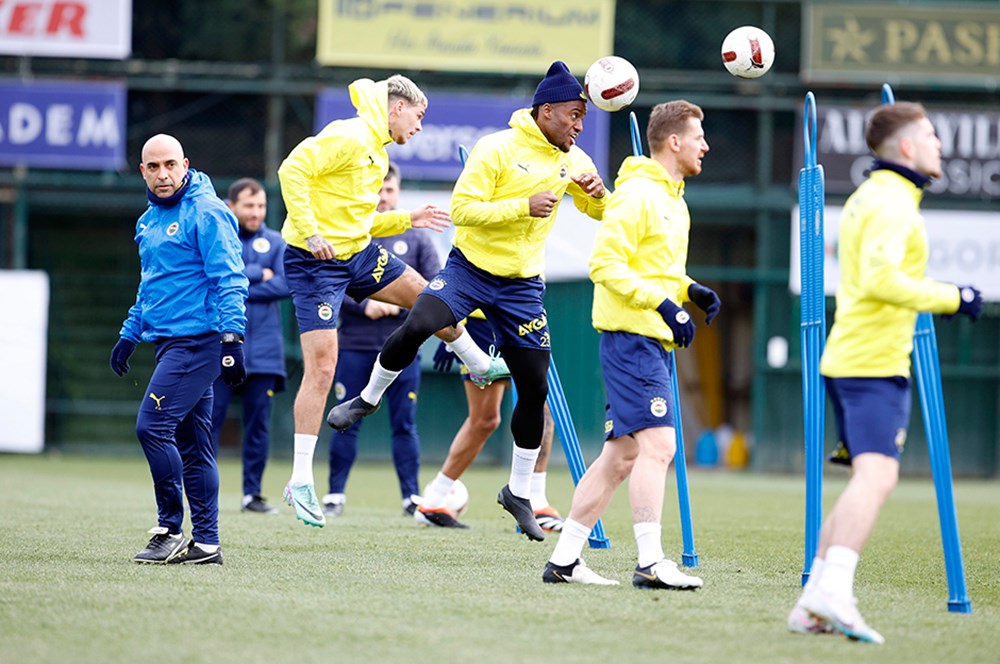 Fenerbahçe antrenmanında sürpriz isim: Sözleşmesi feshedilmişti, geri döndü  - 5. Foto