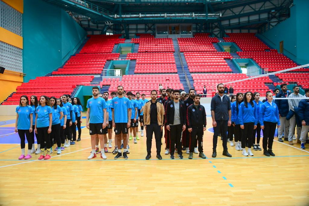 1708107347 976 Van YYU Voleybol Takimi Vanda Sampiyonlugunu Ilan Etti
