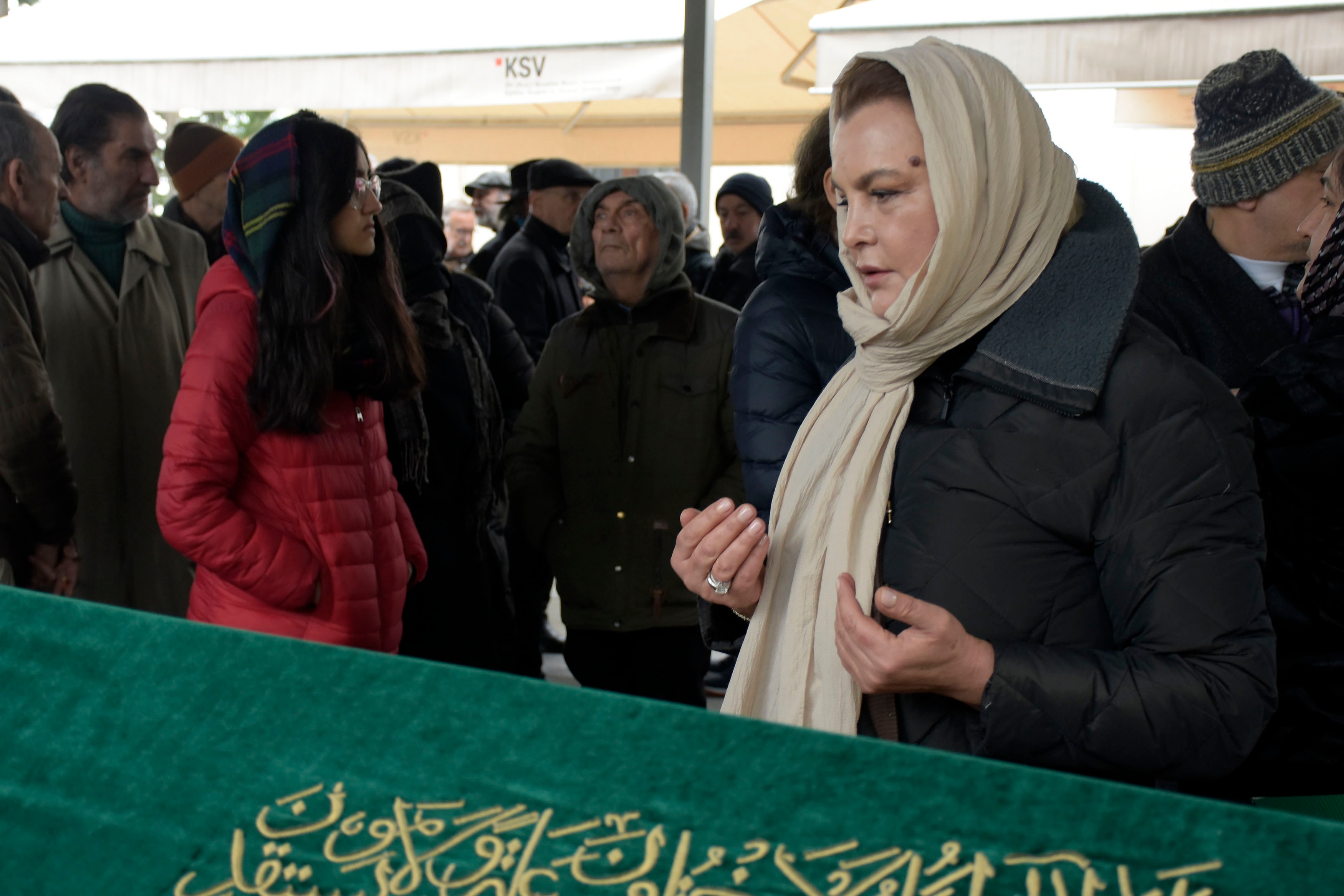 1708269762 585 Sevda Ferdag ile Vedalasma Zamani