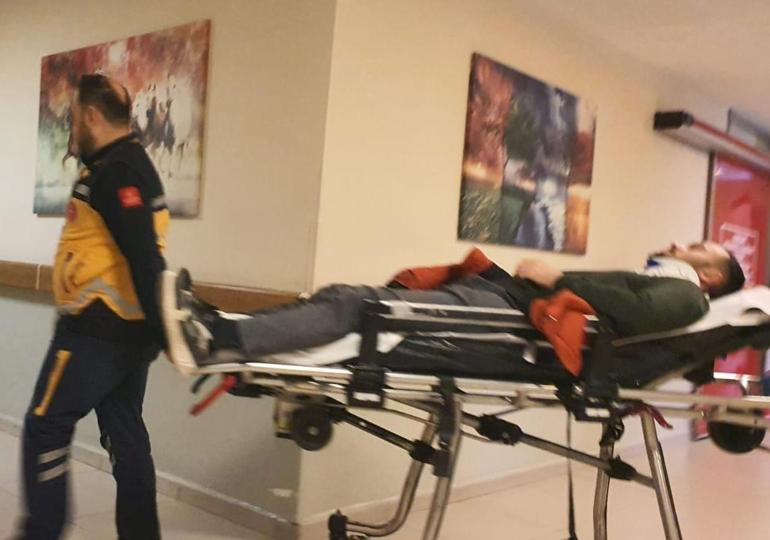 Okul Servisi ile Hafif Ticari Araç Çarpıştı: 5 Öğrenci, 7 Yaralı Okul servisi ile hafif ticari araç çarpıştı; 5i öğrenci 7 yaralı