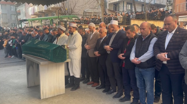 Okuldaki Anlaşmazlık Sonucu Yaralanan Öğrenci Hayatını Kaybetti Okuldaki kavgada başını yere vuran öğrenci hayatını kaybetti
