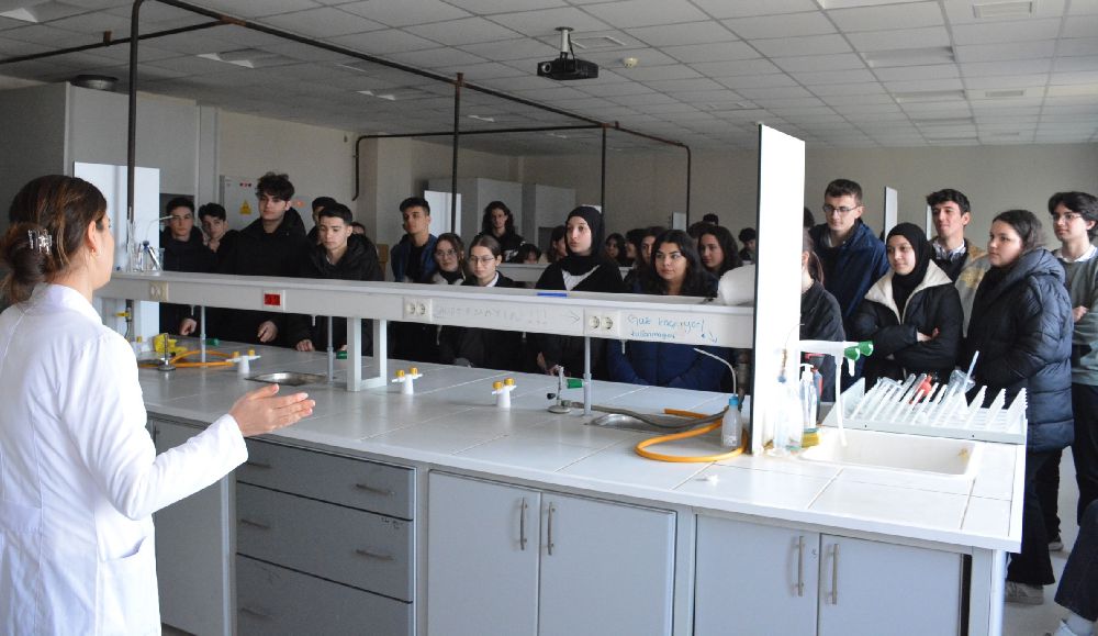 Düzce Üniversitesi Açık Kampüs'te Atatürk Anadolu Lisesi Öğrencilerini Ağırlıyor
