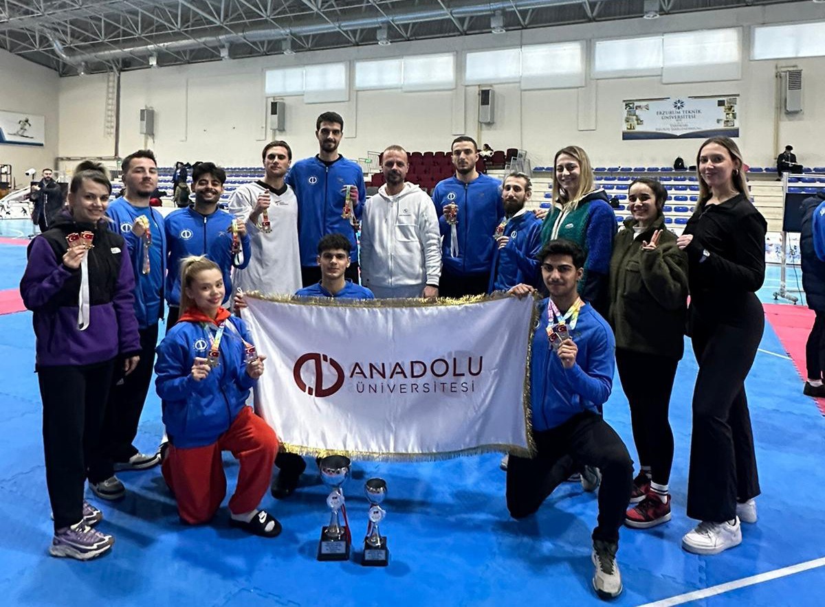 Anadolu Universitesi – Bilecikte 14 Madalya ve 3 Kupa ile