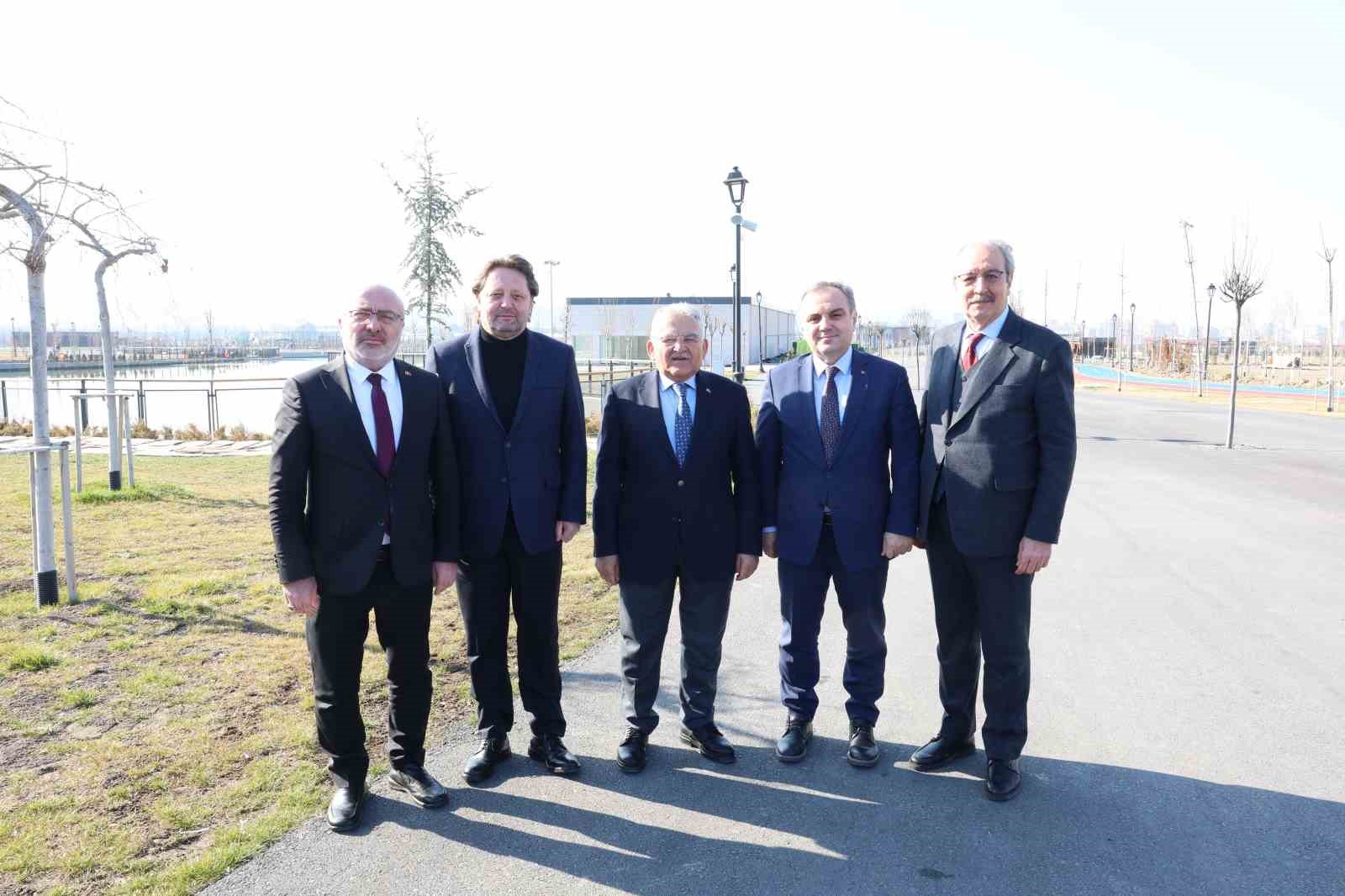 Başkan Büyükkılıç, üniversite rektörleri ile buluştu
