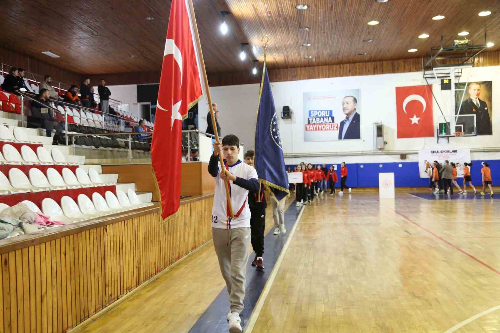 Başlığı düzeltebilir misiniz? Okul sporları basketbol yıldızlar grup birinciliği Muğla’da başladı