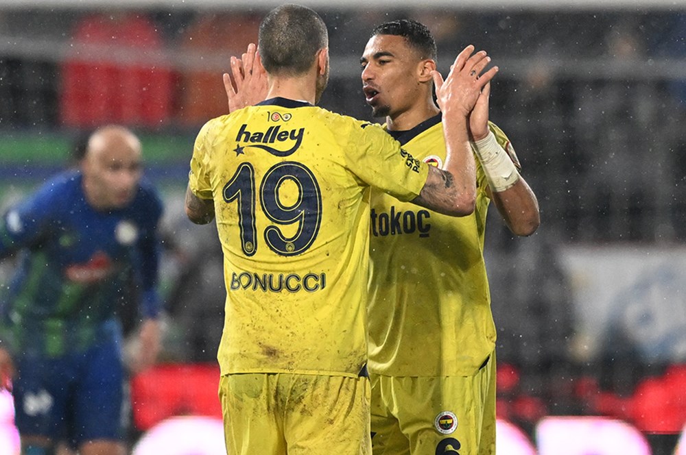 "Fenerbahçe'nin Rakibi Değil, Her Şeyi Yendiler" | Spor Yazarları Takımın Performansını Övdü Fenerbahçe maçı dönüş yaptı