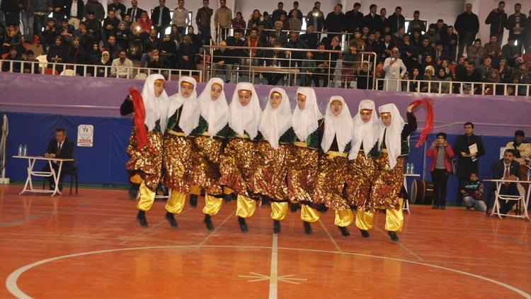 Muş'ta Halk Oyunları Yarışması