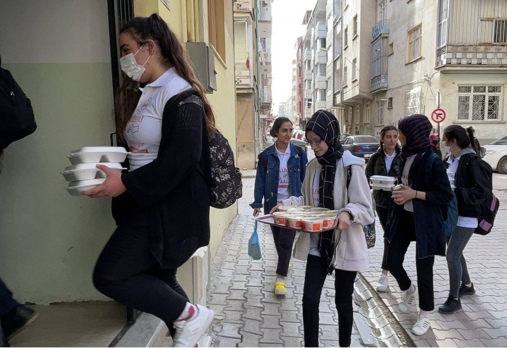 Okullarda Sosyal Sorumluluk Dersi