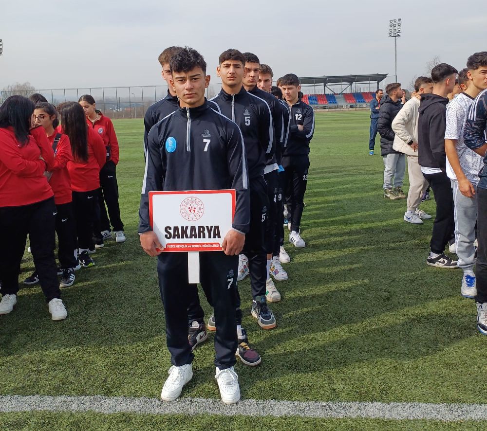 16 Takım Şampiyonluk İçin Mücadele Ediyor