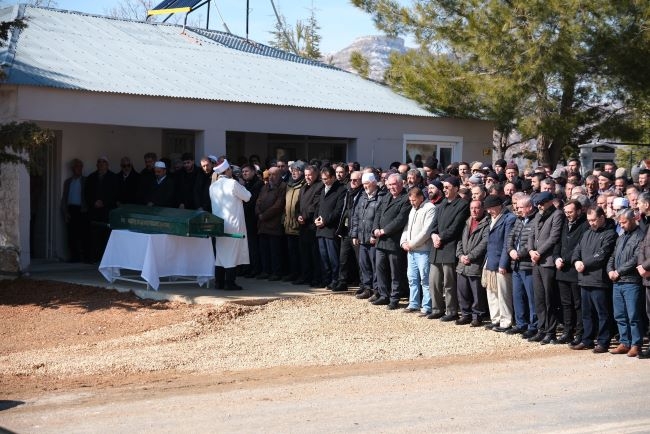 Sehit Ogretmen Ali Yildizin Annesi Son Yolculuguna Ugurlandi