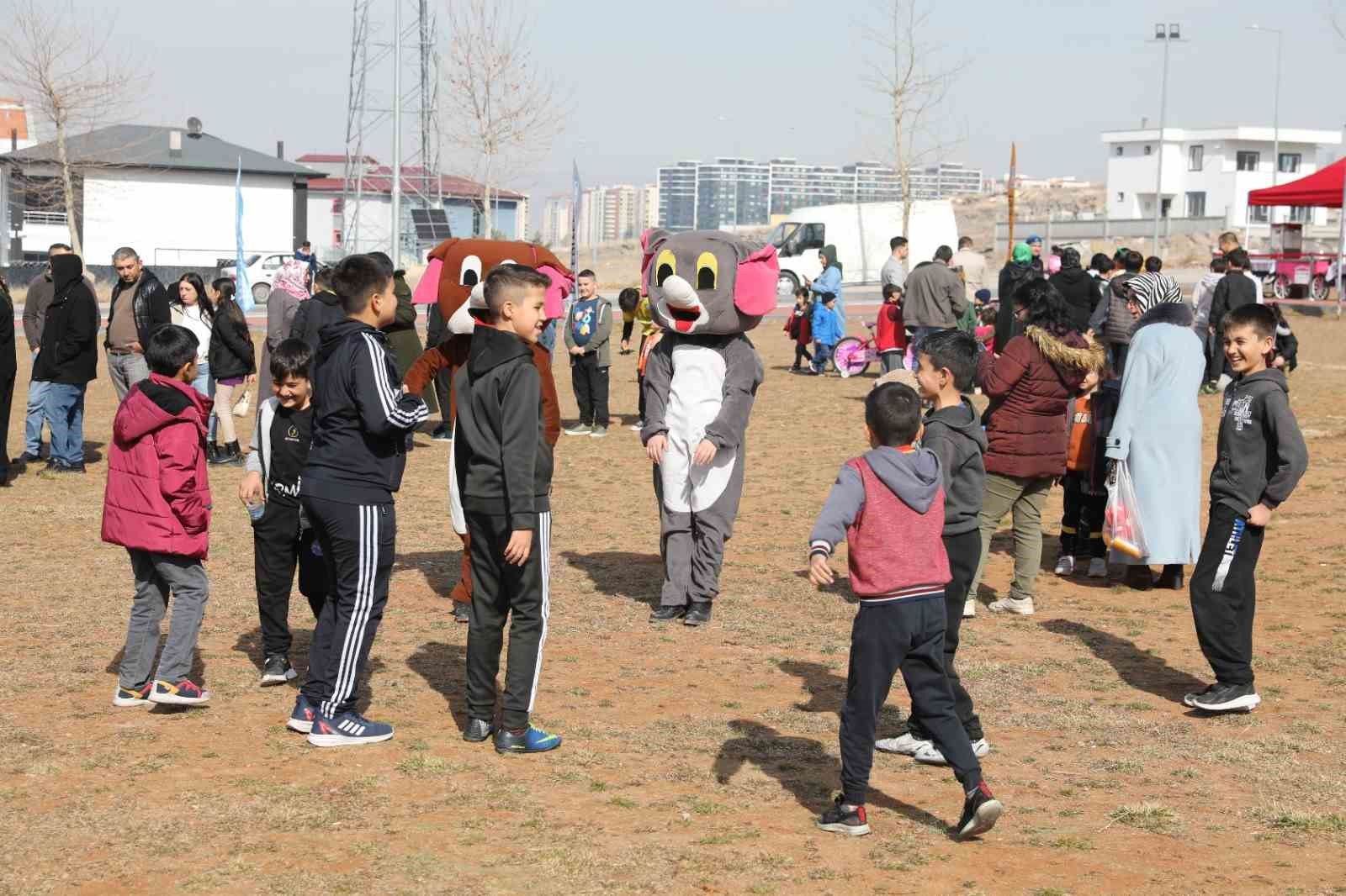 Vatandaşlar, TOKİ Mahalle Şenliği’nde buluştu