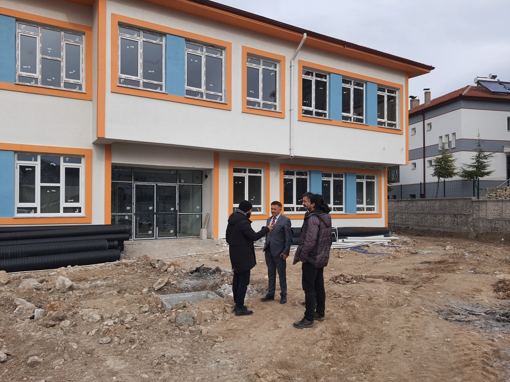 Yılmaz, AkdaÄmadeni Okul İnÅaatlarını Denetledi YA±lmaz AkdaAmadeni Okul A°nAaatlarA±nA± Denetledi