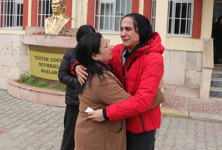 Yağmur’un Şiiriyle Kaybettiği Arkadaşlarını Andılar Hatayda öğrenciler, kaybettikleri arkadaşlarını andı, Yağmurun şiirini besteleyip okudu