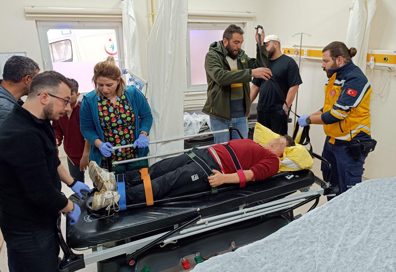 Kayseri'de Öğrenci Servisi Devrilerek 10 Kişi Yaralandı Kaza yerinden görüntüler
