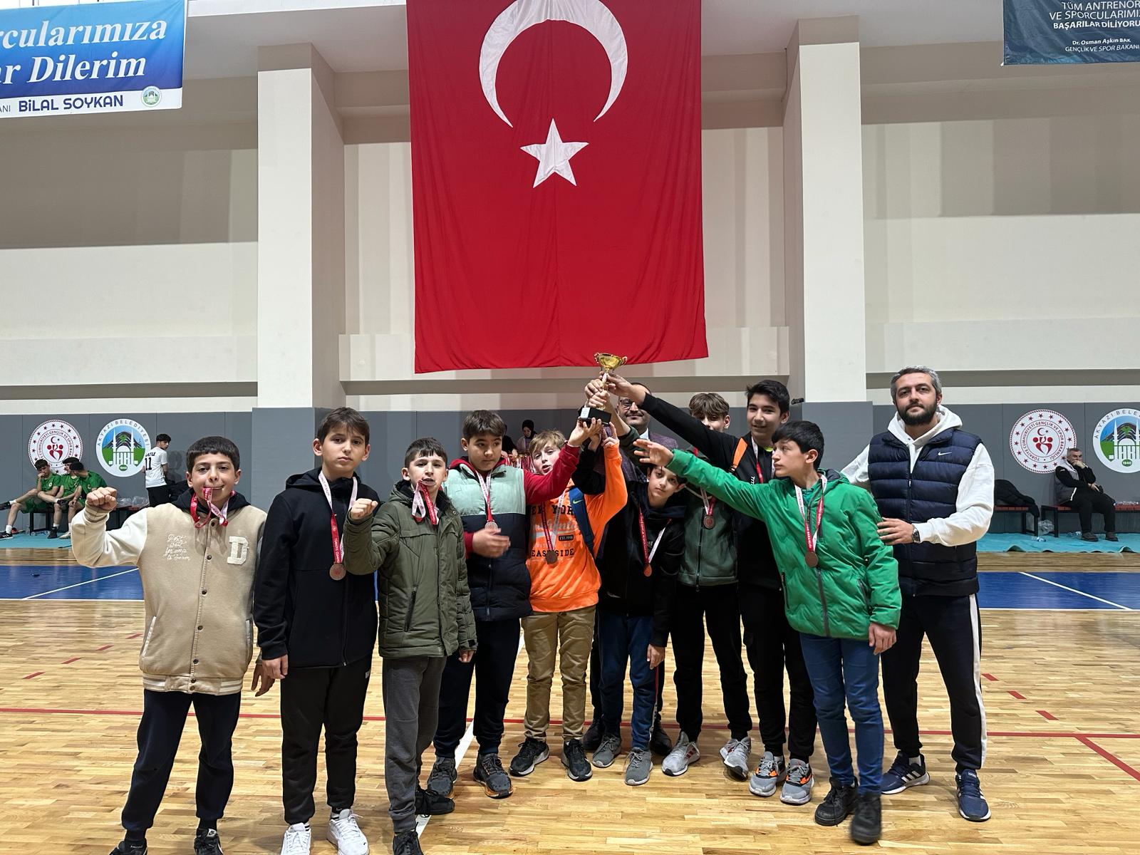 1709922541 474 Akyazi Okul Sporlari 2 Kume Futsal Musabakalari Heyecan Dolu Anlar