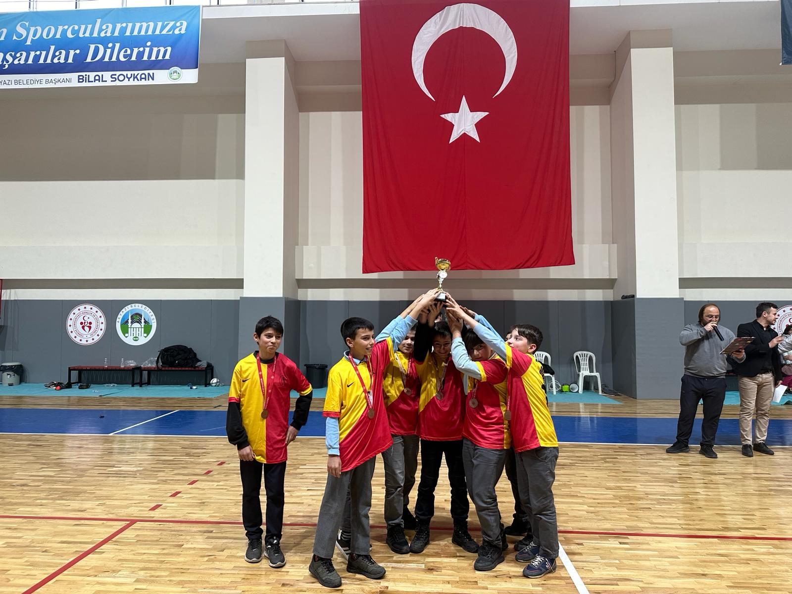 1709922544 522 Akyazi Okul Sporlari 2 Kume Futsal Musabakalari Heyecan Dolu Anlar