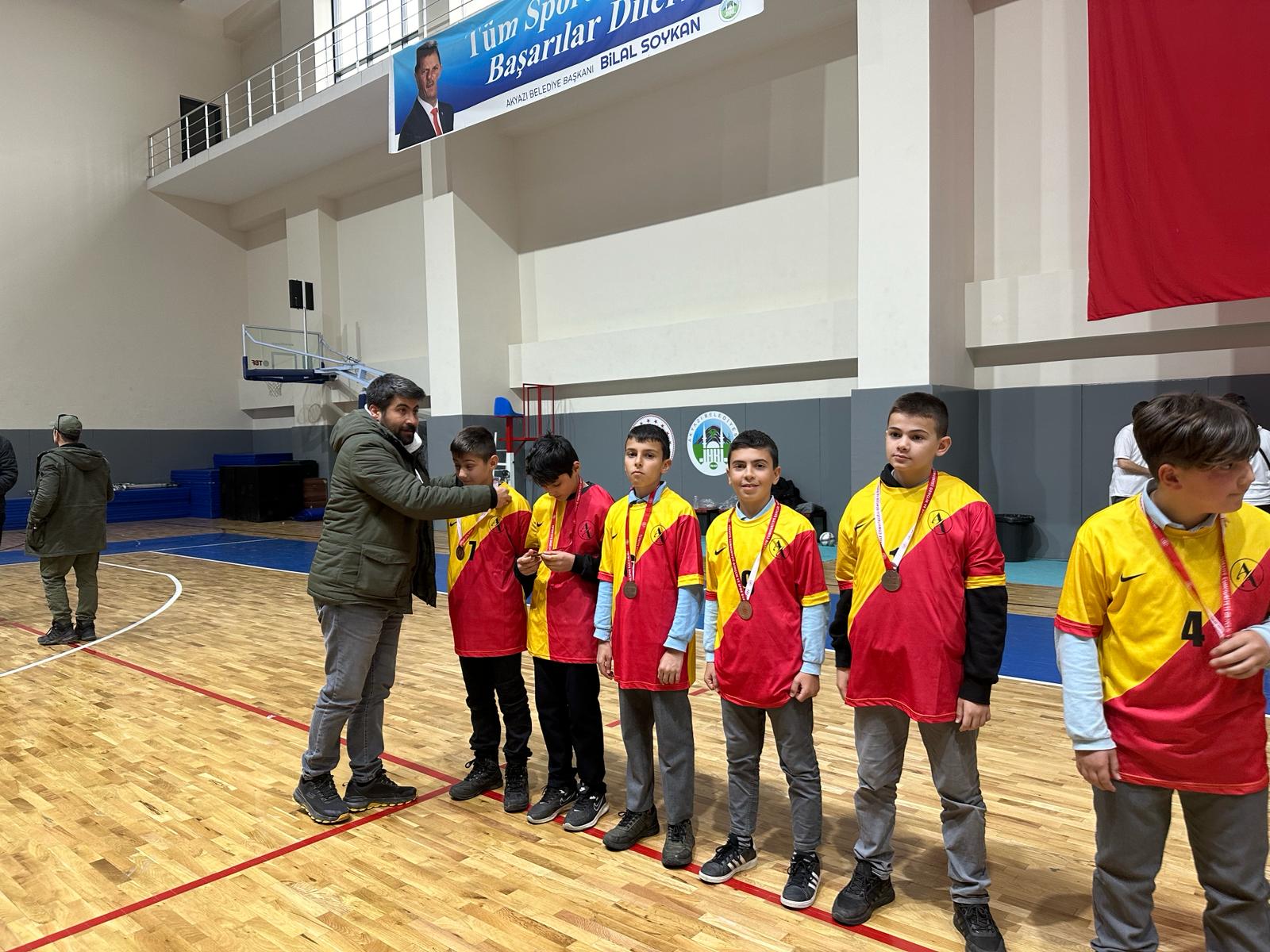 1709922545 53 Akyazi Okul Sporlari 2 Kume Futsal Musabakalari Heyecan Dolu Anlar