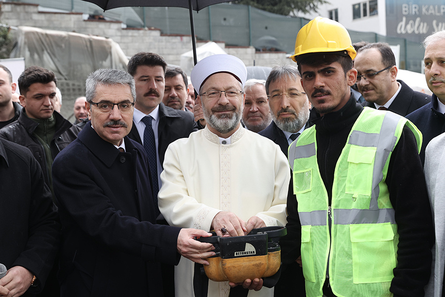 1710388562 149 Diyanet Isleri Lideri Erbas Istanbulda Yuksekogrenci Yurdu Insaatina Start Verdi