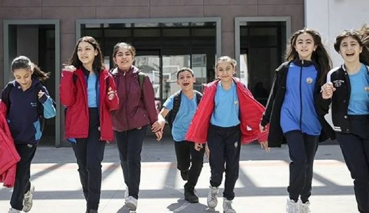 Ara tatil kalkacak mı? Bakanlık resmen açıkladı