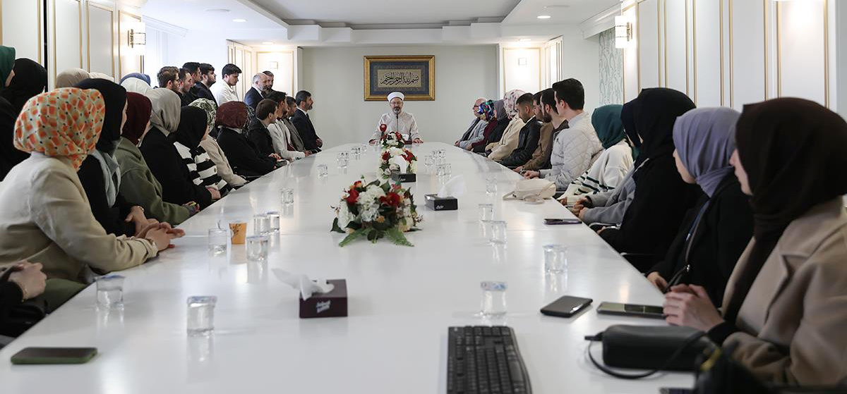 Baskan Erbas Universite Ogrencilerini Kabul Etti