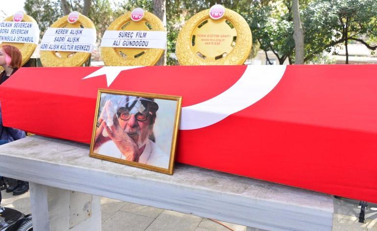 Kayhan Yıldızoğlu'na veda... Eski eşi Suna Yıldızoğlu gözyaşlarını tutamadı