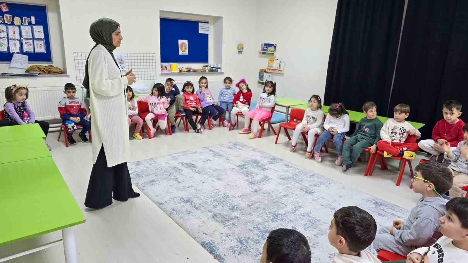 Tokat’ta minik öğrencilere deprem eğitimi