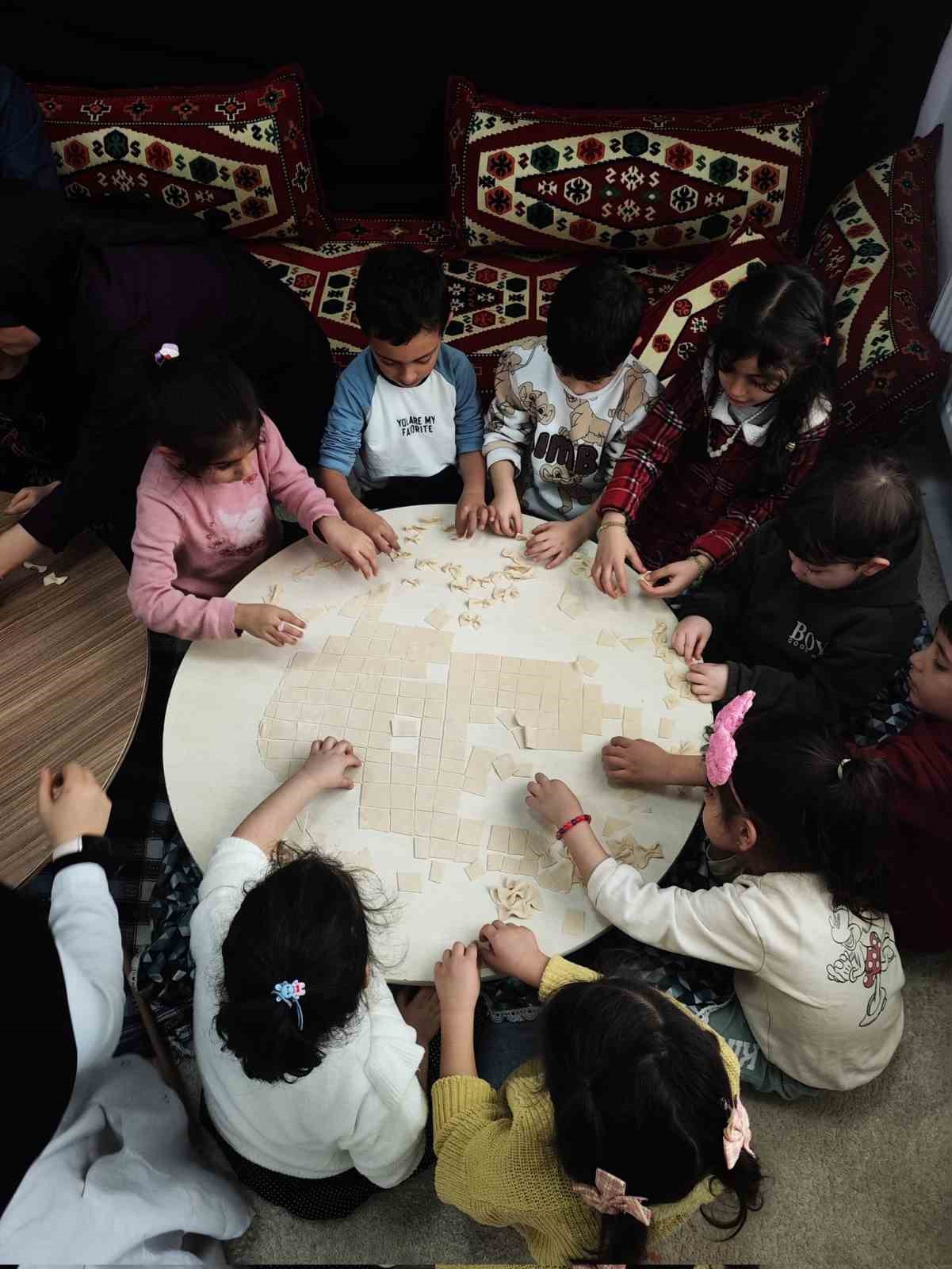 Tutak Kaymakamı Adıbelli, ilçedeki eğitim kurumlarını ziyaret etti