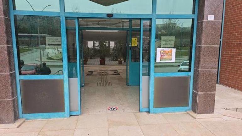 Üniversitedeki Esrarengiz Duman Paniğe Sebep Oldu Üniversitede esrarengiz duman paniğe neden oldu