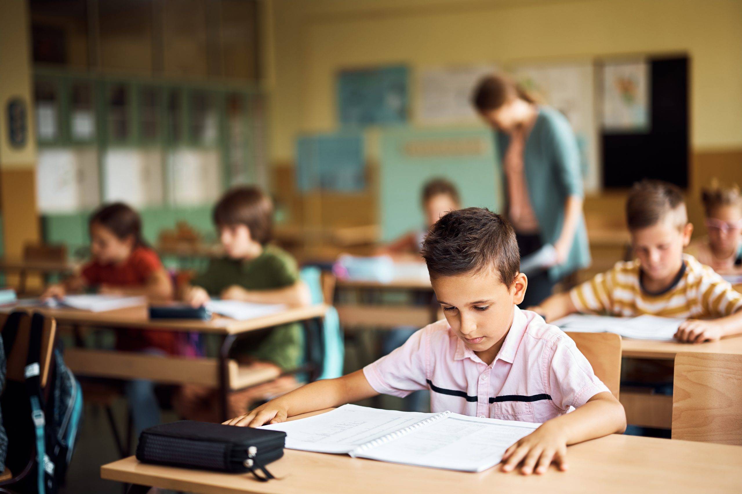 YLSY 2023 Sonuçları Belli Oldu! Millî Eğitim Bakanlığınca, resmî ve özel ortaokul ile liselerde okul genelinde yapılacak yazılı sınavlara yönelik örnek soru kitapçıkları ve açıklamalar yayımlandı.