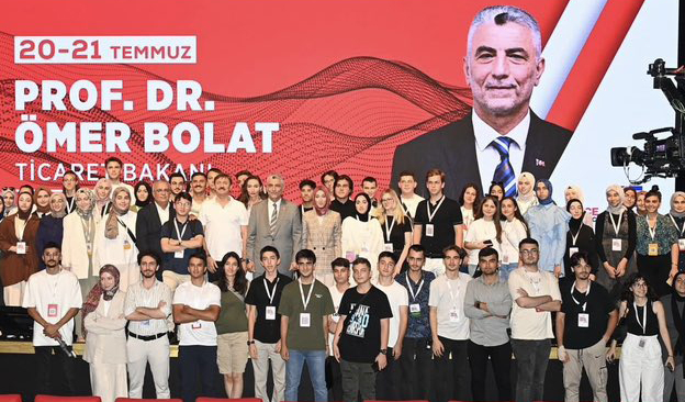 Gençlerle Buluşan Ticaret ve Milli Eğitim Bakanları Heyecan Verdi! Ticaret Bakanı Prof. Dr. Ömer Bolat