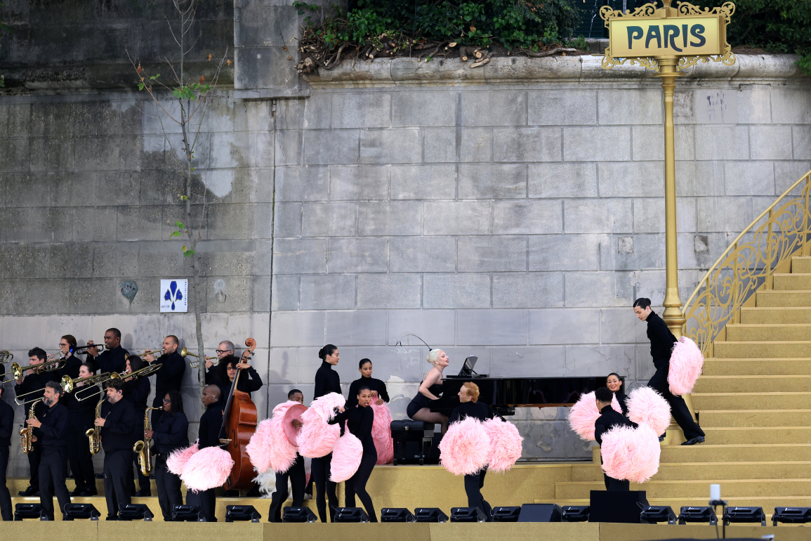1722034469 921 Paris 2024 Olimpiyat Oyunlari Acilis Toreninde Lady Gaga Zizi Jeanmairee