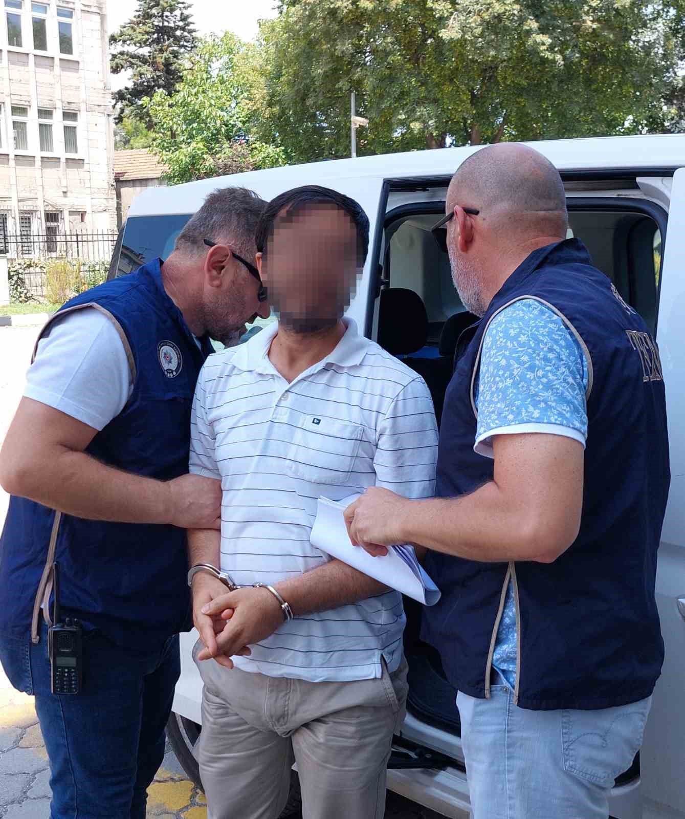 FETÖ’den 6 yıl 3 ay hapis cezası bulunan öğretmen yakalandı
