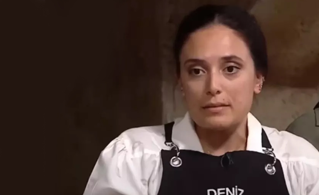 MasterChef Deniz'in Hedefi Yine Ayşe! İğneli Sözlerle Sosyal Medyada Tepki Patlaması MasterChef Deniz'in yeni hedefi Ayşe oldu! İğneli sözleriyle ağlattı, sosyal medyada tepki yağdı