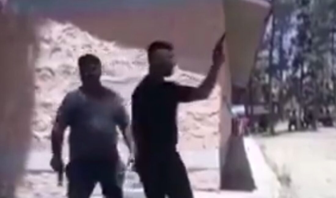 Birecik İlçesinde Okul Bahçesinde Silahlı EylemHaberin BaşlıklarıBirecik İlçesinde Okul Bahçesinde