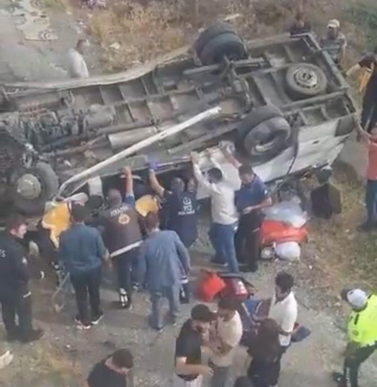 Fındık İşçilerini Taşıyan Minibüs 10 Metreden Uçtu: 14 Yaralı Fındık işçilerini taşıyan minibüs 10 metreden uçtu: 14 yaralı
