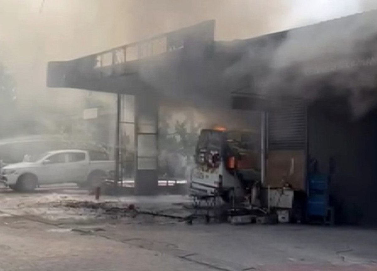 1727007933 420 Nevsehirdeki Ogrenci Servisi Alev Aldi